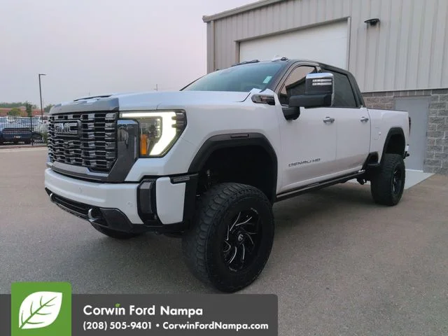Used 2024 White GMC Denali Ultimate image 7