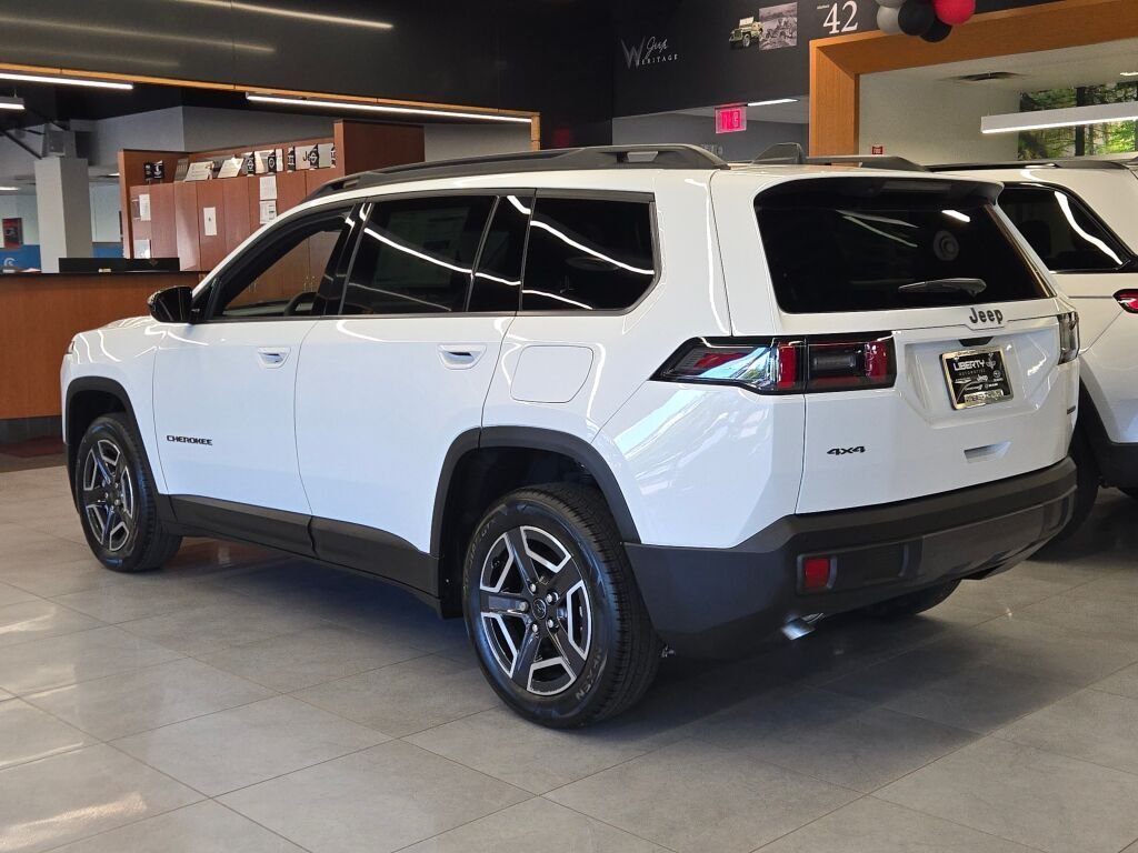 New 2026 Bright White Clear-Coat Exterior Paint Jeep Laredo image 13