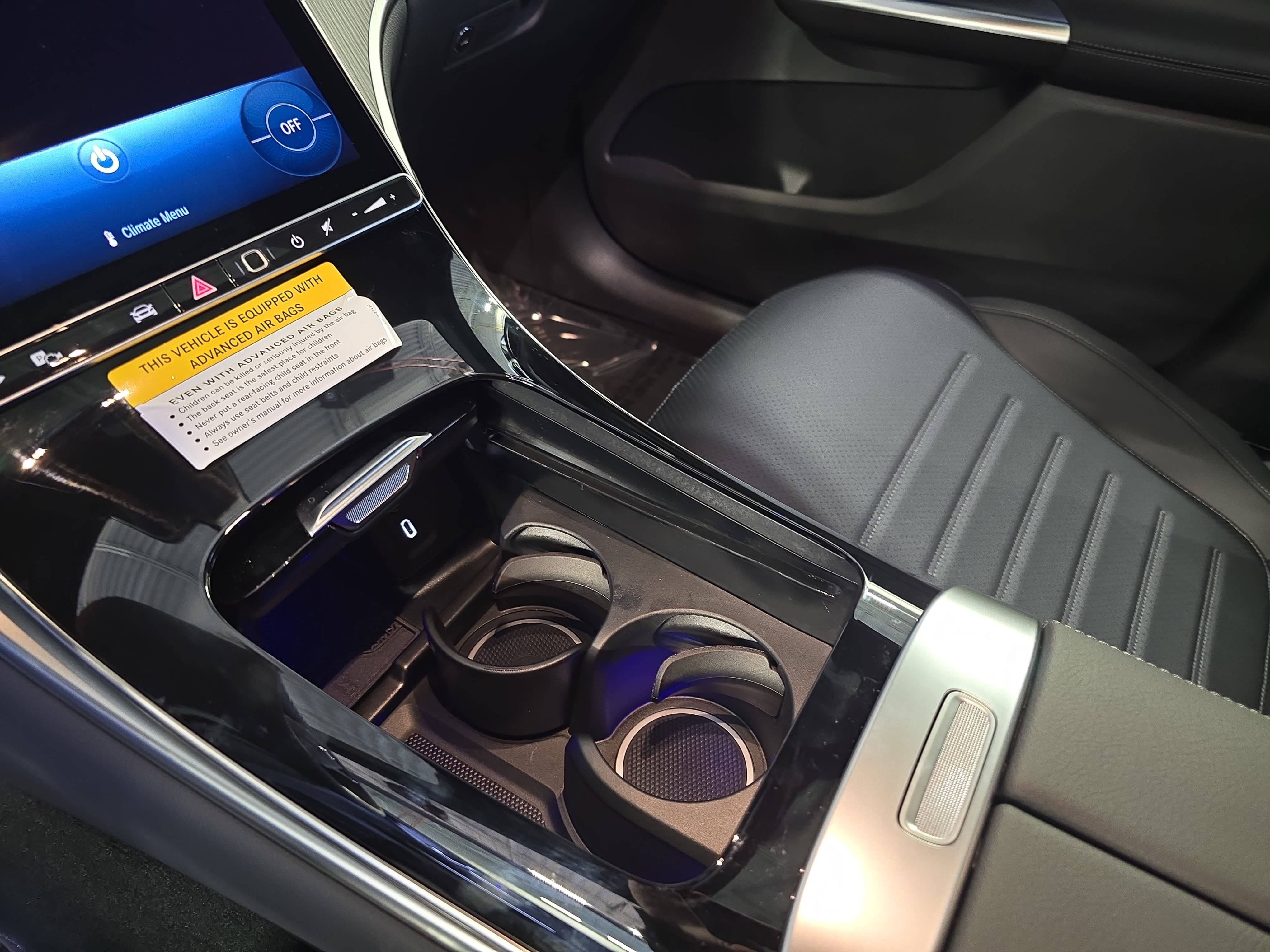 New 2026 Graphite Grey Metallic Mercedes-Benz GLC300 image 25