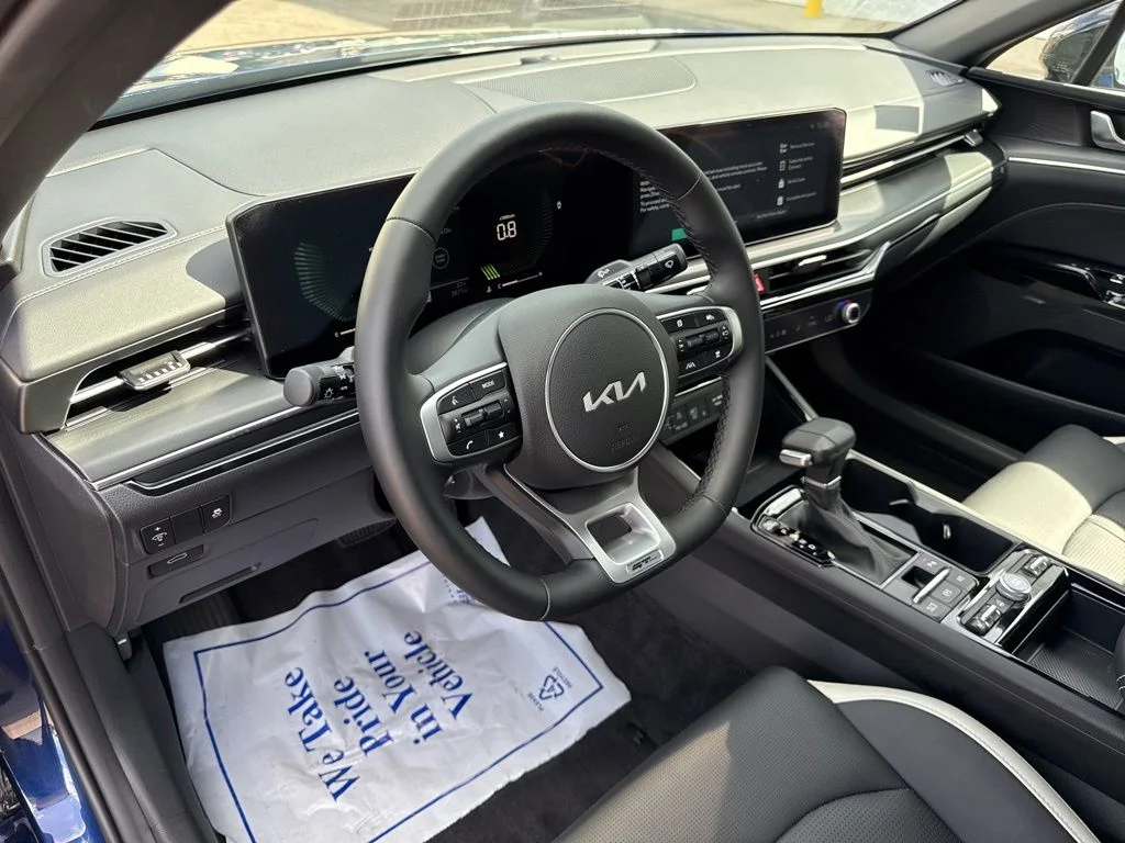 Used 2025 Yacht Blue Kia GT-Line image 15