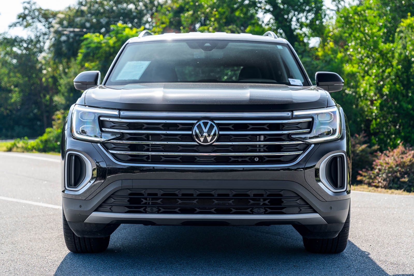 Used 2026  Volkswagen SE w/Technology image 2
