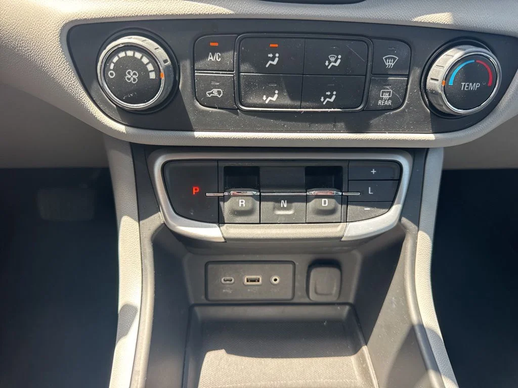 Used 2024 Downpour Metallic GMC SLE image 30