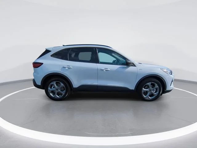 Used 2025 Silver Ford ST-Line image 9