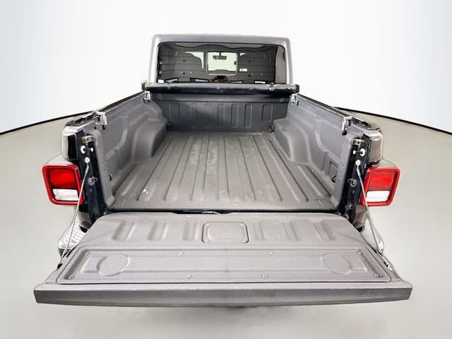 Used 2021 Black Jeep Sport image 24