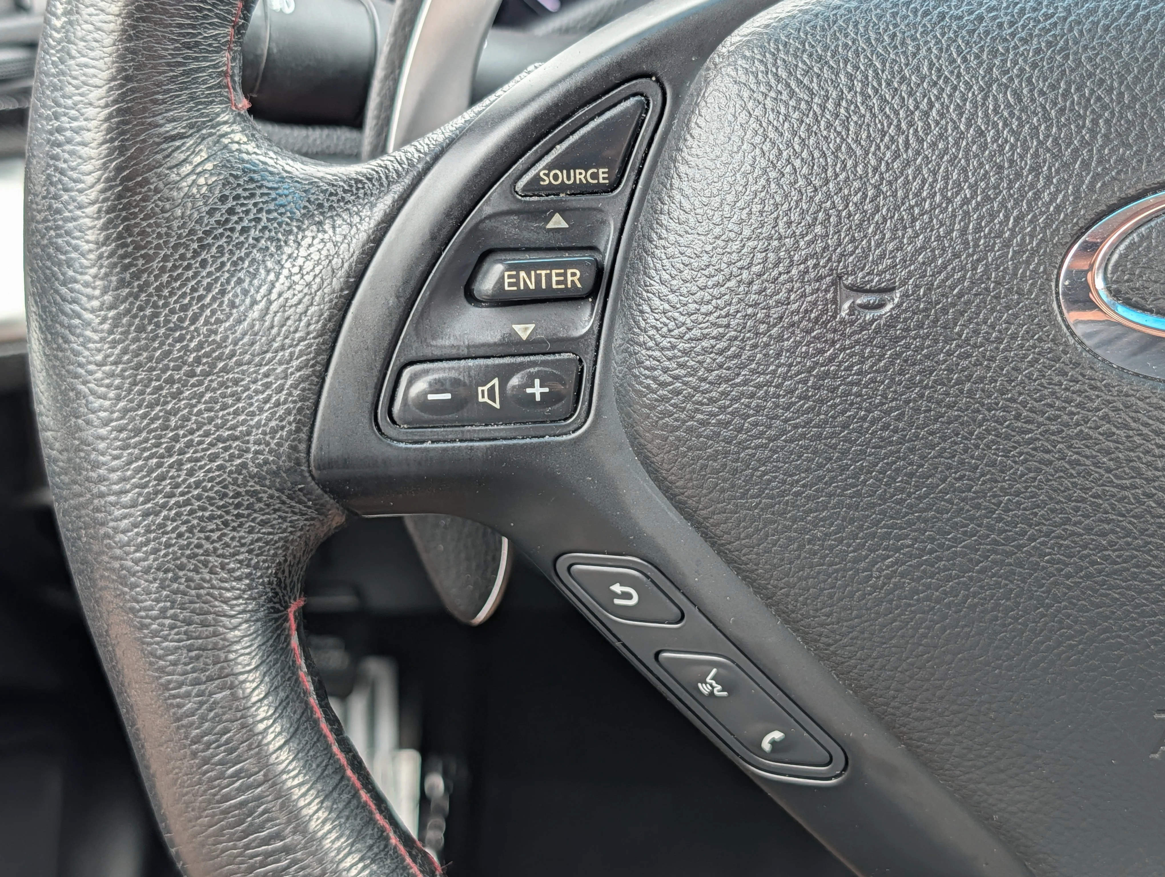 Used 2011 Malbec Black INFINITI IPL image 31