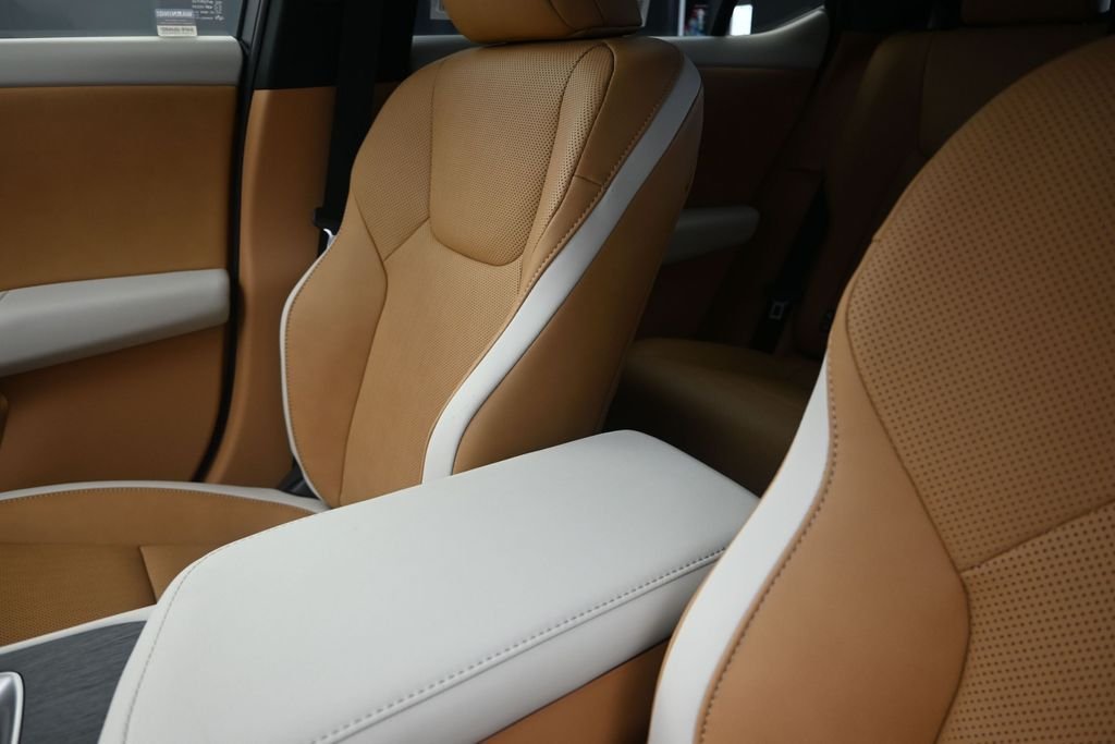 New 2026 Oxygen White Lexus  350e PREMIUM image 14