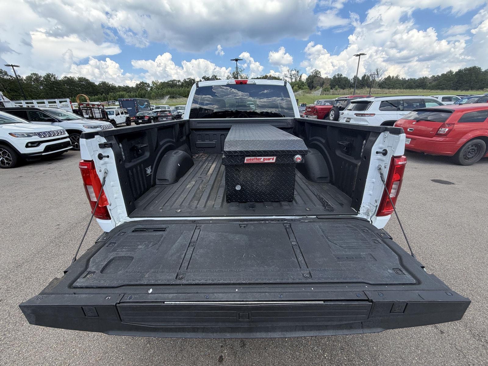 Used 2022 Oxford White Ford XLT image 19