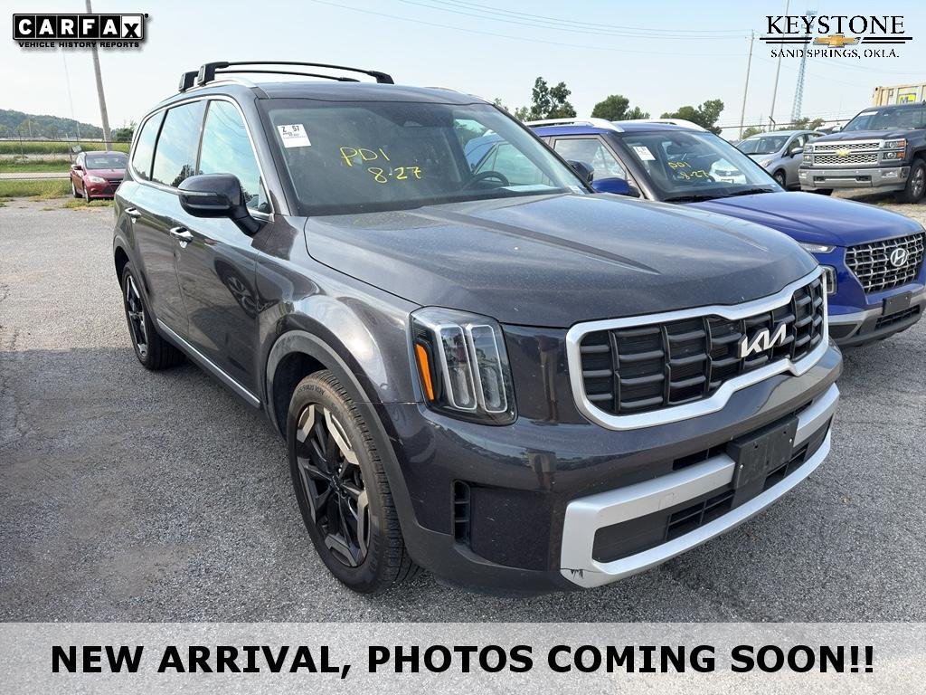 Used 2025 Gray Kia S image 1