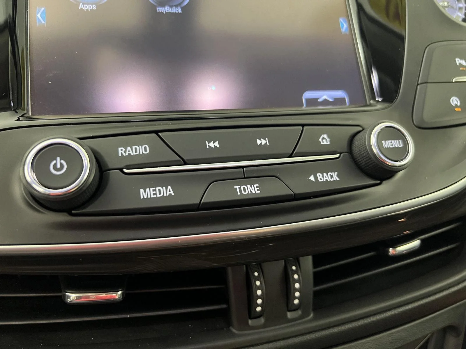Used 2020 Ebony Twilight Metallic Buick Essence image 24