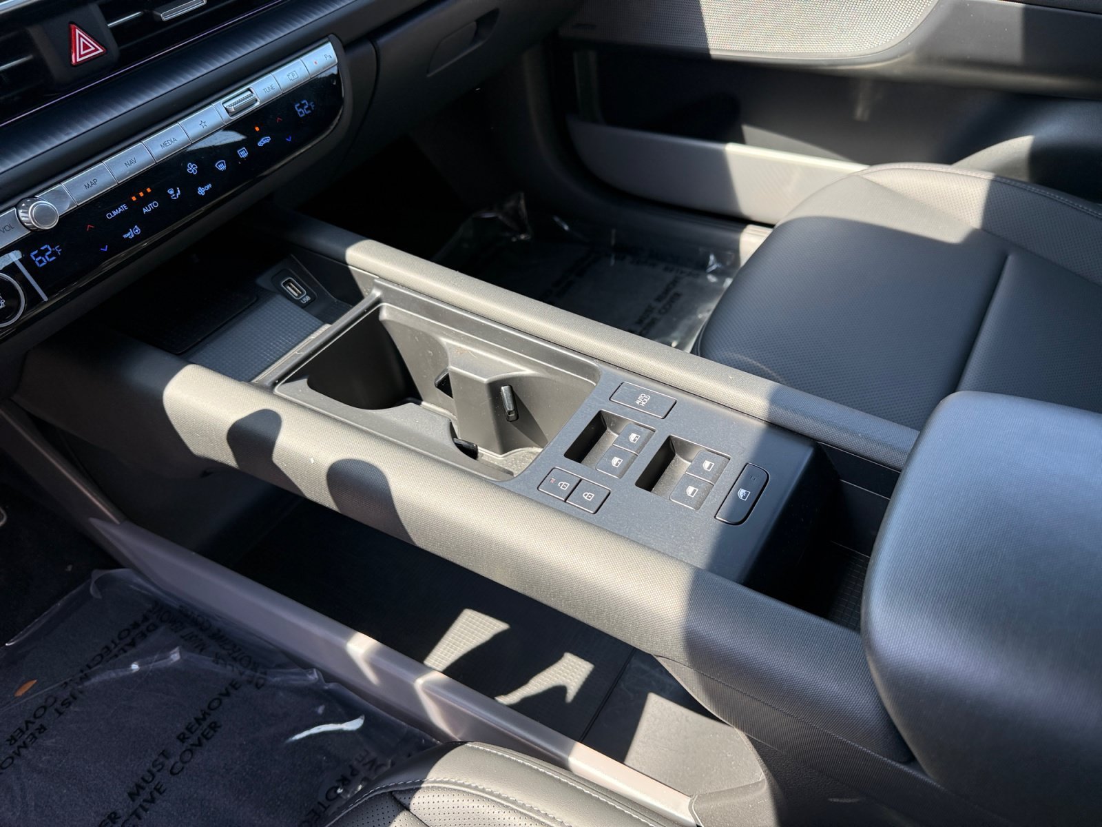 Certified Used 2025 Blue Hyundai Limited image 13