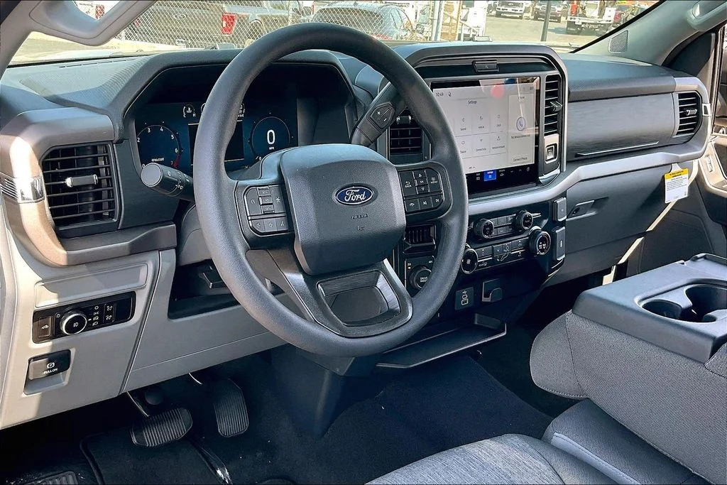New 2026 Carbonized Gray Metallic Ford XLT image 13