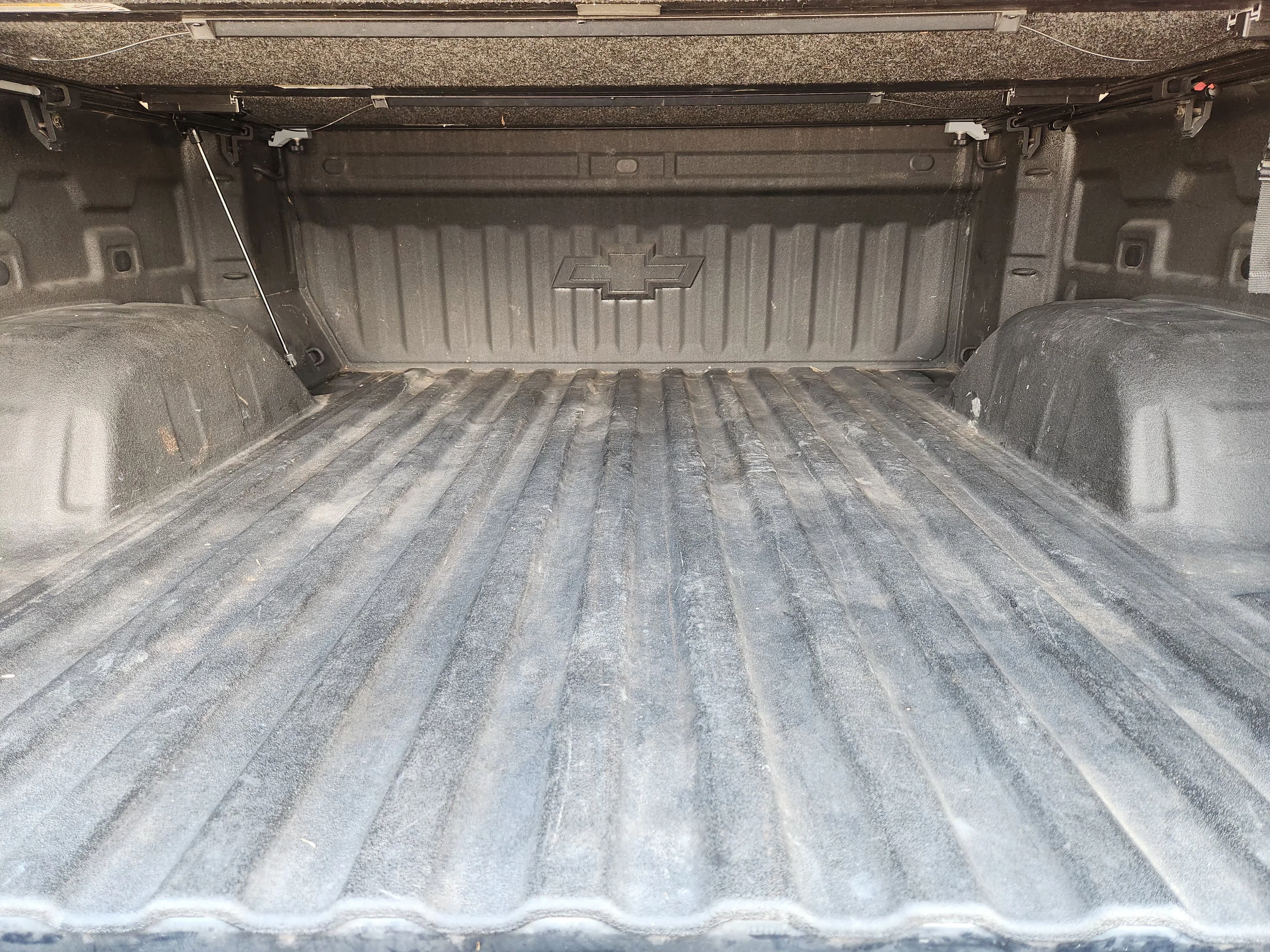 Used 2020 Shadow Gray Metallic Chevrolet LT Texas Edition image 33
