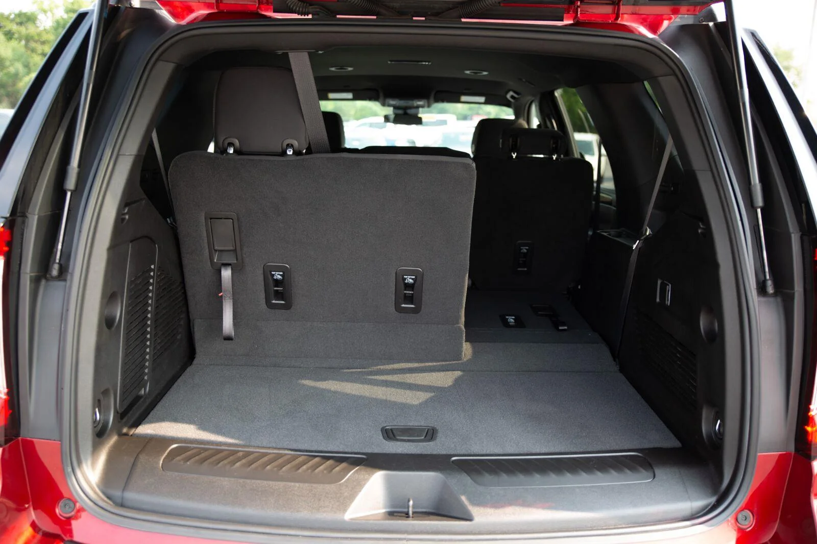 Used 2024 Volcanic Red Tintcoat GMC SLE image 25