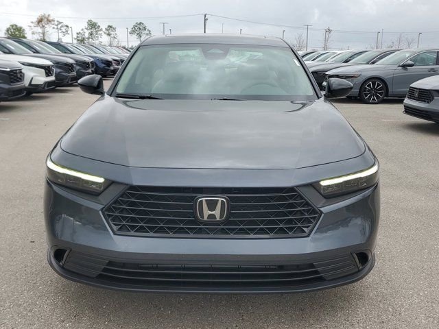 New 2026 Meteorite Gray Metallic Honda SE image 2