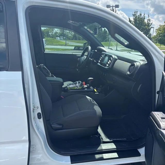 Used 2017 Super White Toyota TRD Off-Road image 14