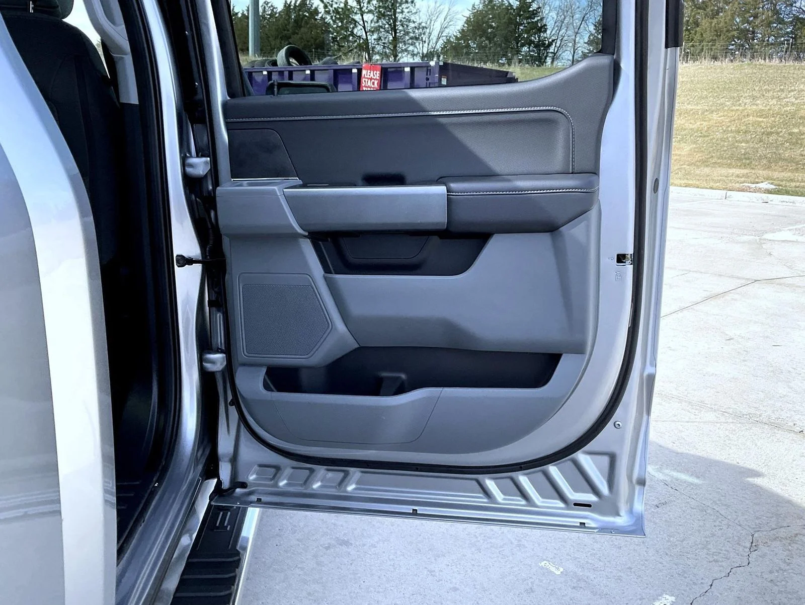 Used 2025 Silver Ford XLT image 21