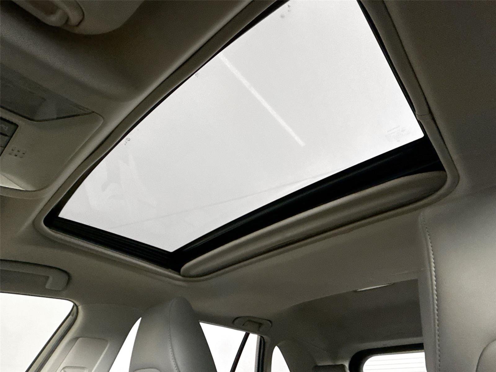 Used 2020 Magnetic Gray Metallic Toyota XLE Premium image 6
