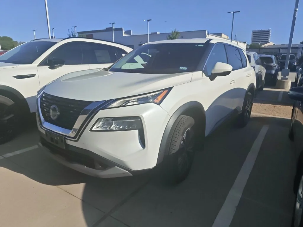 Used 2022 White Nissan SV image 1