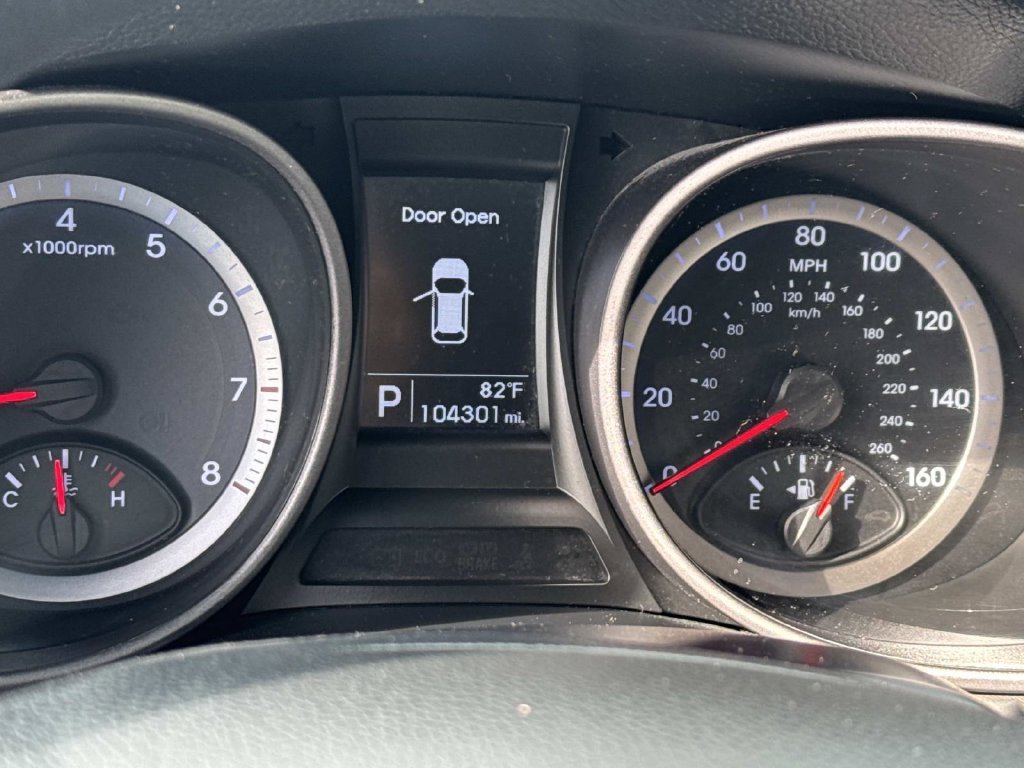 Used 2016 Gray Hyundai 2.4 Base image 22