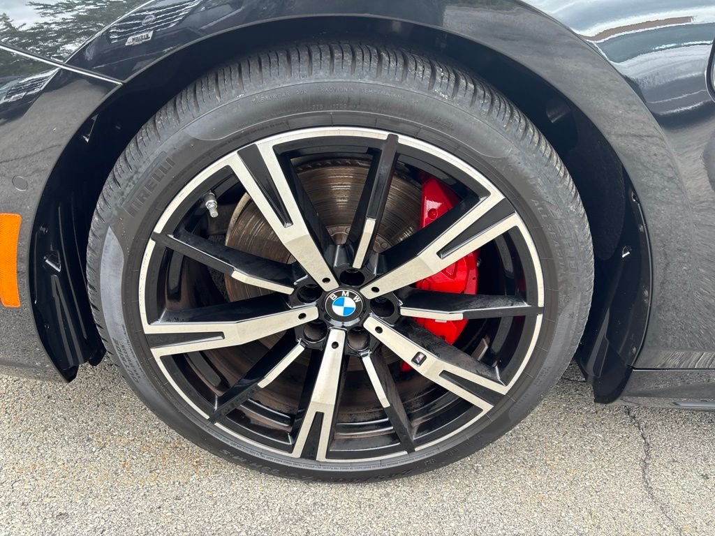 Used 2026 Black BMW 550e xDrive image 10