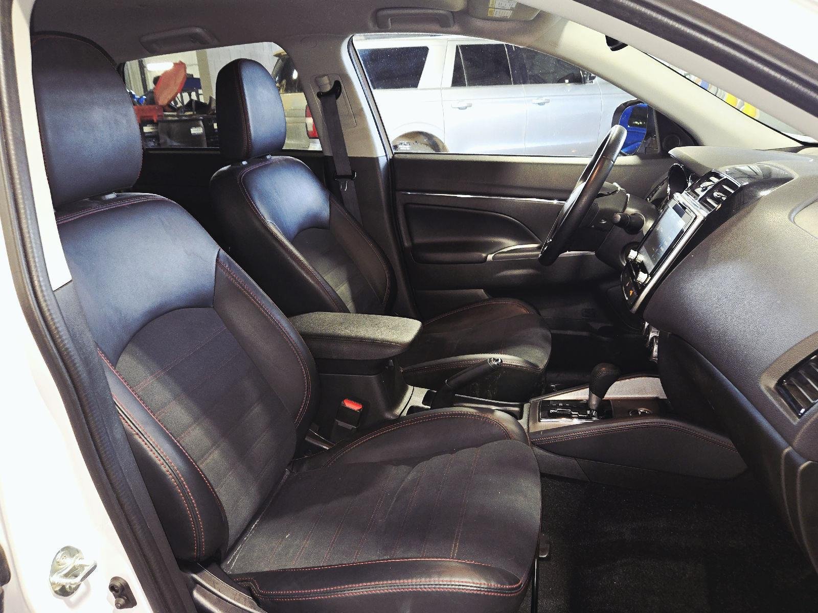 Used 2024 White Diamond Mitsubishi ES image 51