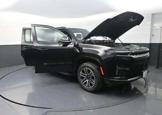 New 2026 High Gloss Black Exterior Paint Jeep  image 34