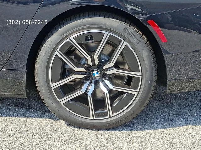 2026 BMW 7 Series 750e - Photo 8