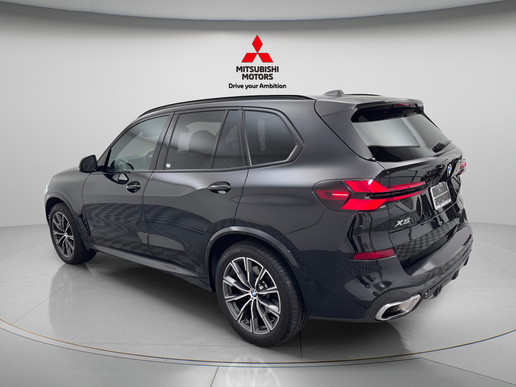 Used 2026 Black Sapphire Metallic BMW xDrive40i M Sport image 6