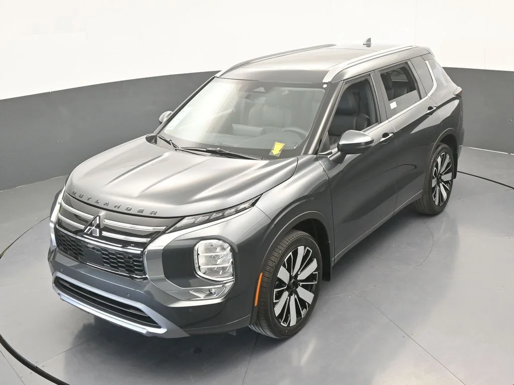 New 2026 Gray Mitsubishi SEL image 57