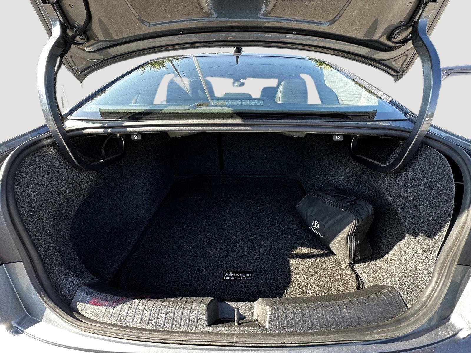 2021 Volkswagen Jetta SEL Premium - Photo 29