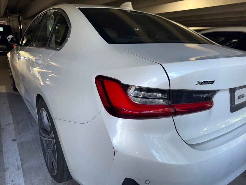 Used 2020 White Metallic BMW 330i xDrive image 4