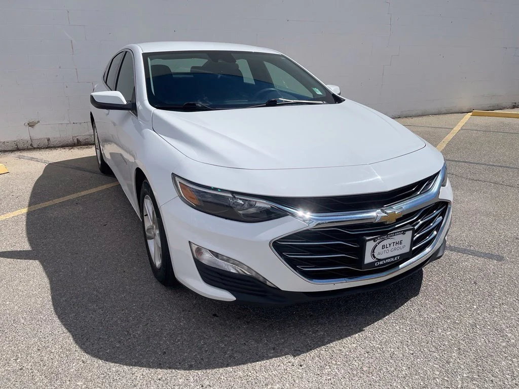 Used 2023 Summit White Chevrolet LT image 10