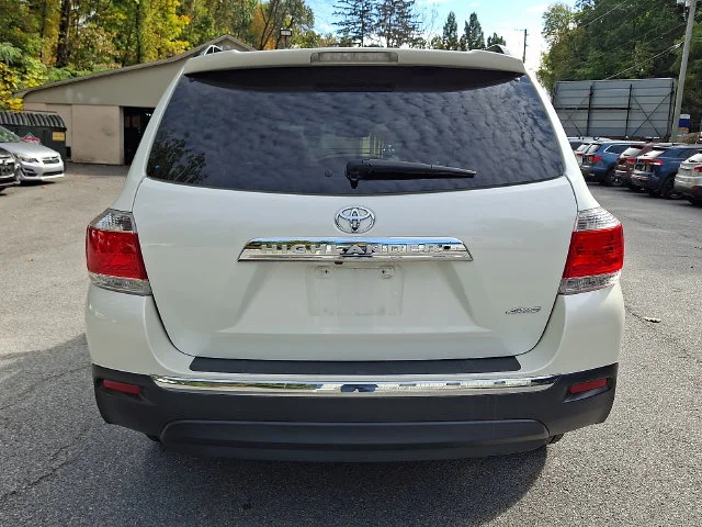 Used 2013 White Toyota SE image 6