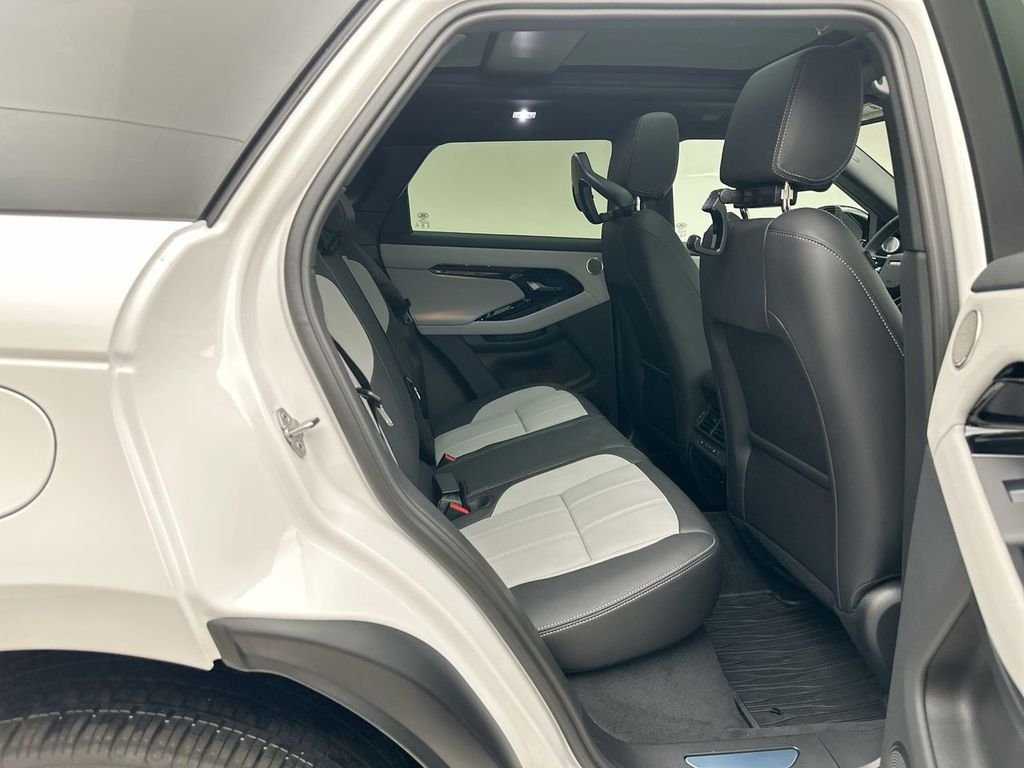 New 2026 Ostuni Pearl White Land Rover  image 7
