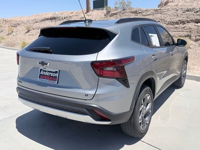 2025 Chevrolet Trax LT - Photo 8