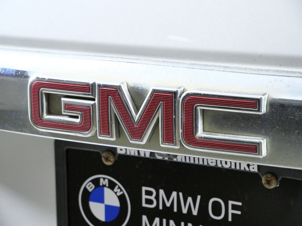 Used 2018 White GMC Denali image 12