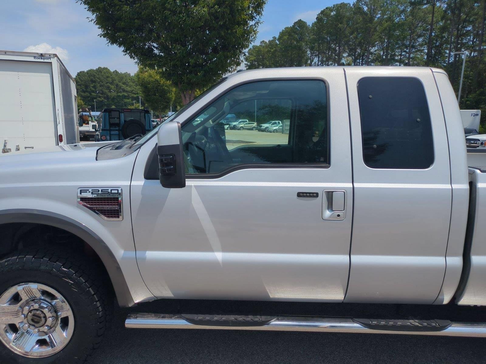 Used 2008 Silver Clearcoat Metallic Ford FX4 image 15