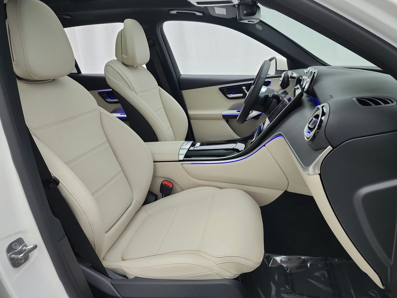 New 2026 Polar White Mercedes-Benz GLC 300 4MATIC® SUV image 14