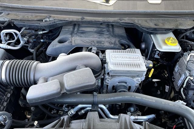 Used 2022 White Jeep Series III image 32