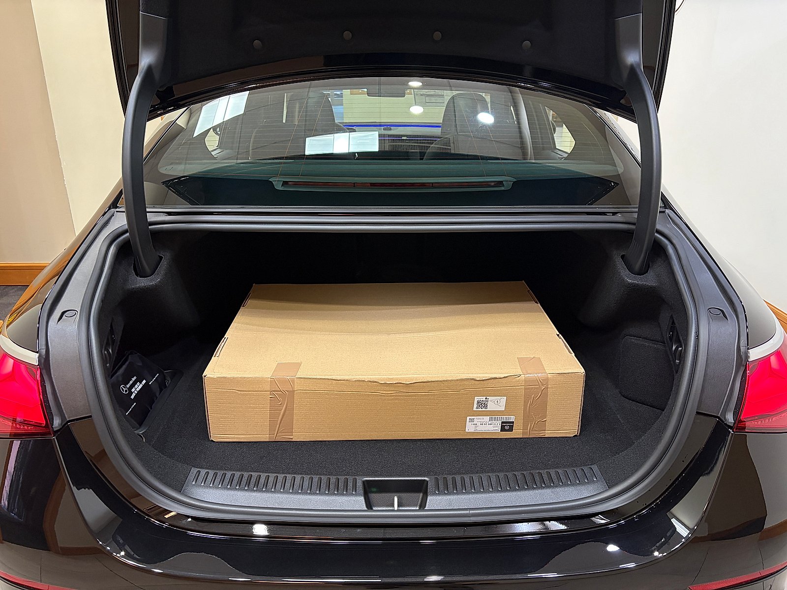 New 2027 Obsidian Black Metallic Mercedes-Benz AMG® E 53 E image 32