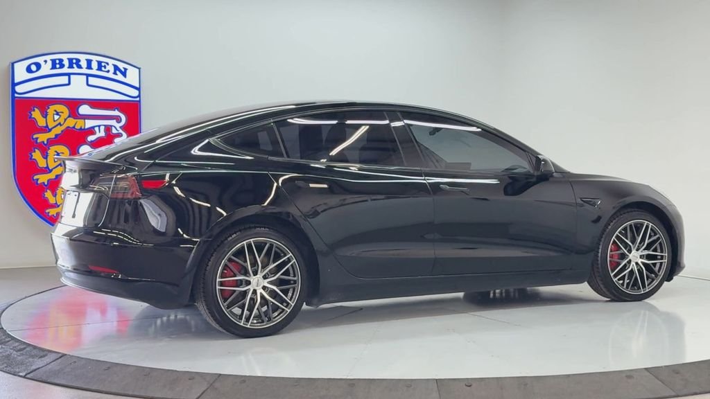 Used 2018  Tesla Long Range image 4