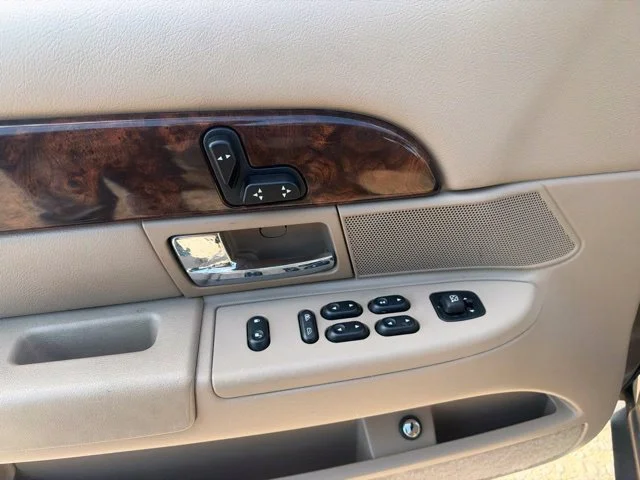 Used 2005 Tan Mercury GS image 18