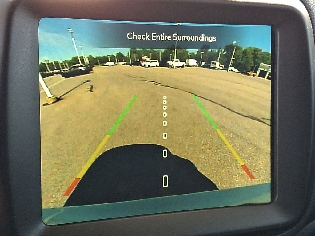 Used 2023 White Jeep Latitude image 19