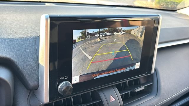 Used 2025 Pearl Toyota LE image 19