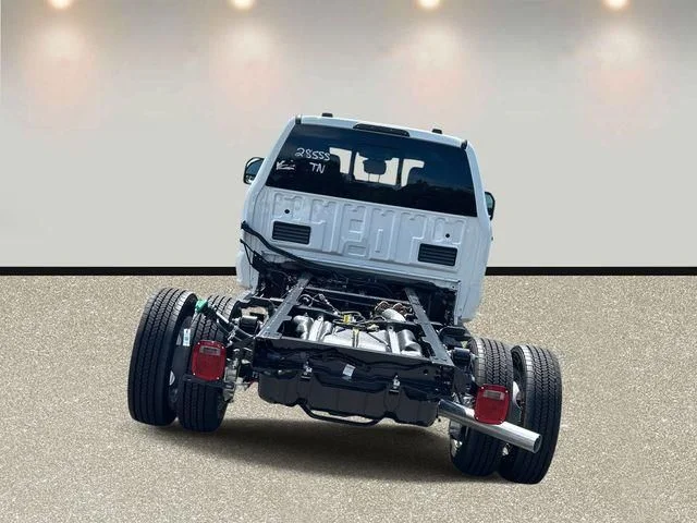 New 2026 Oxford White Ford F-450® XL image 6