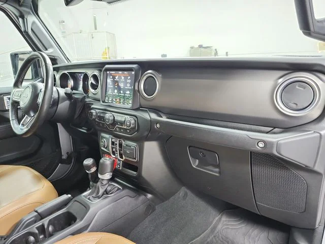 Used 2023 Silver Jeep Rubicon image 36