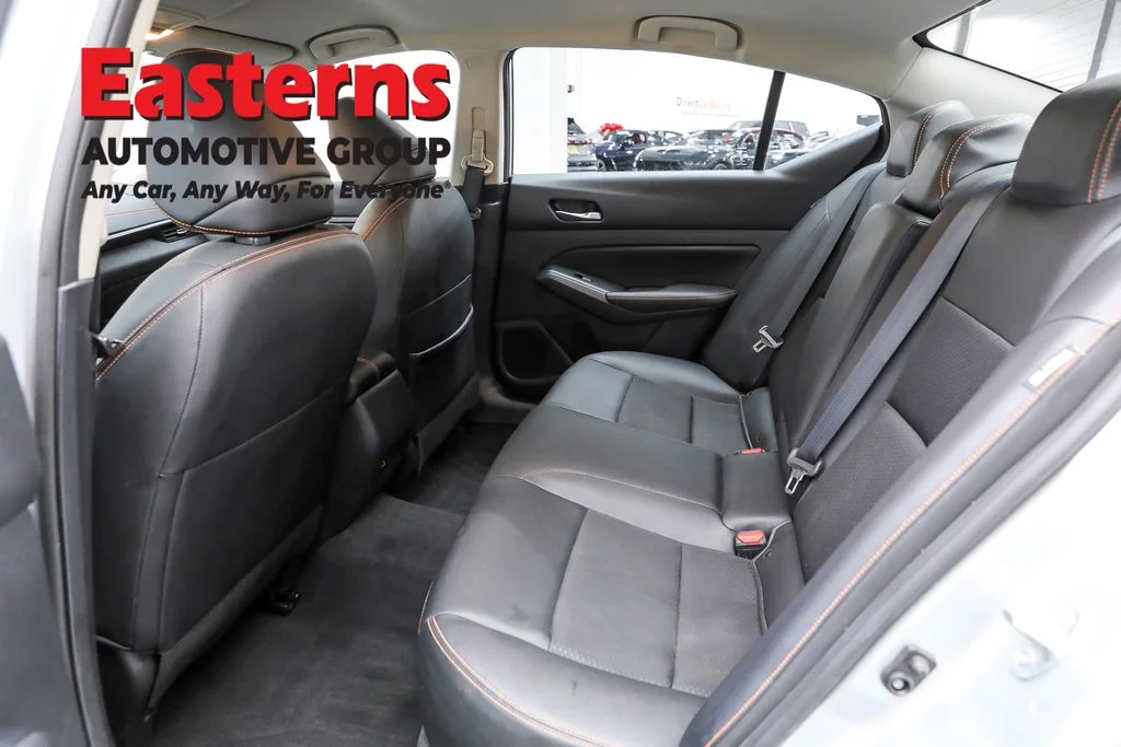 Used 2022 Silver Nissan 2.5 SR image 21