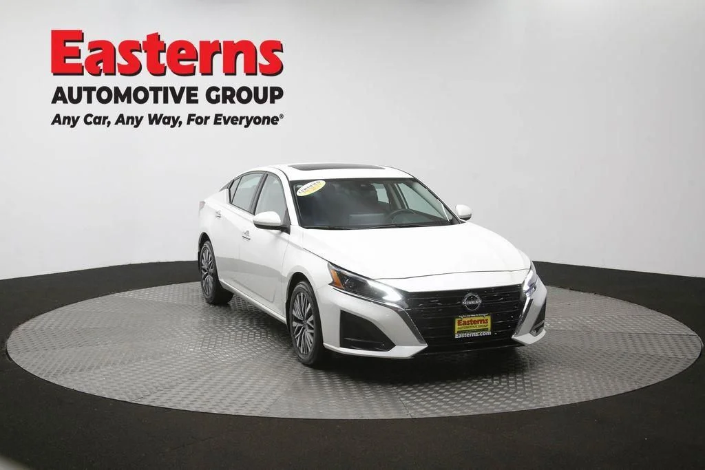 Used 2023 White Nissan 2.5 SV image 53