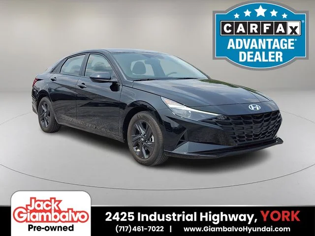 Used 2023 Black Hyundai SEL image 1