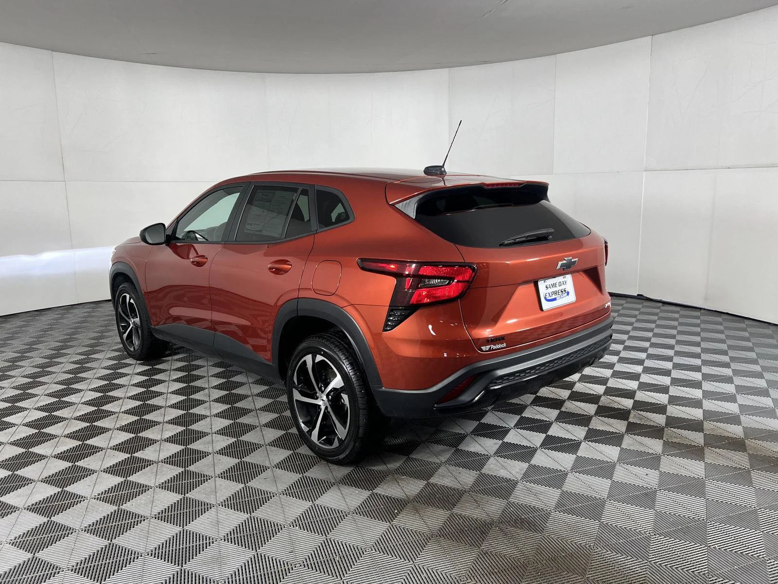Used 2024 Cayenne Orange Metallic Chevrolet 1RS image 5